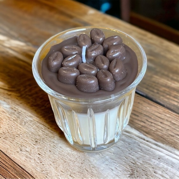 ⚠️SALE Candle // Handmade Cup With Coffee Beans Soy Wax Candle SEND OFFERS - Picture 2 of 5